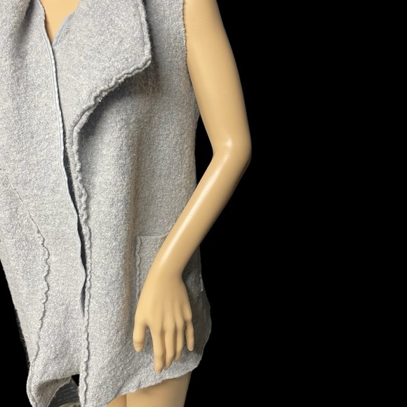 Tahari Women’s Gray M Wool Viscose Blend Open Front Cardigan Vest in EUC - Picture 5 of 12